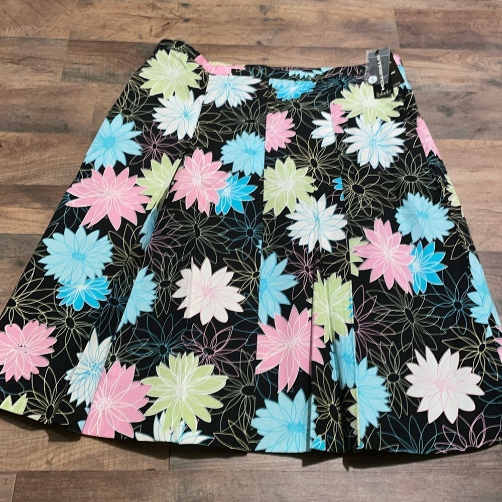 NWT Rafaella Skirt. ‎ Size 16